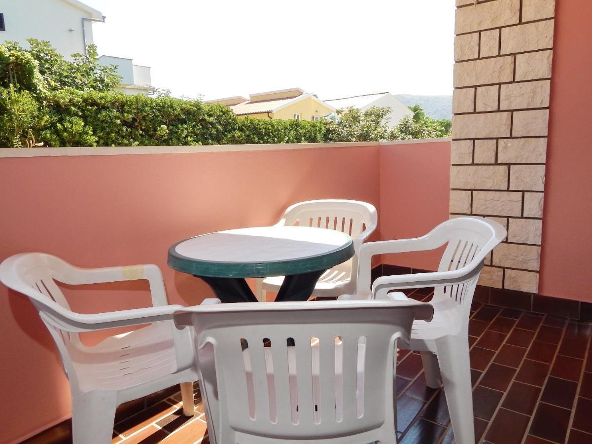 Apartments Luce - Family Friendly & Parking Pag Town Exterior foto