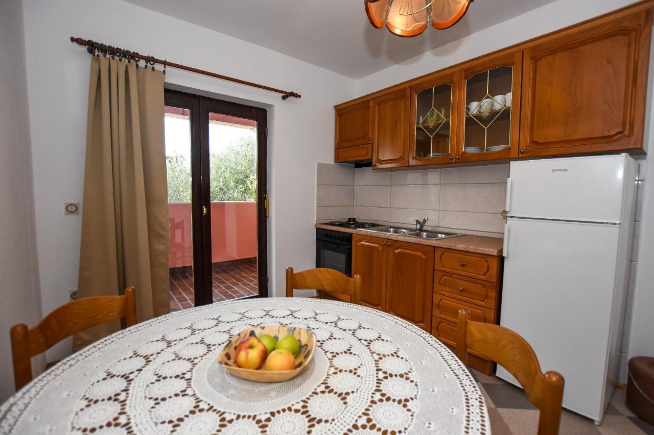 Apartments Luce - Family Friendly & Parking Pag Town Exterior foto